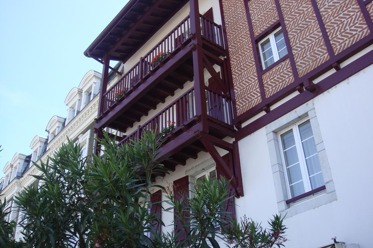 Hotel-Restaurant De La Paix Saint-Palais  Exterior photo