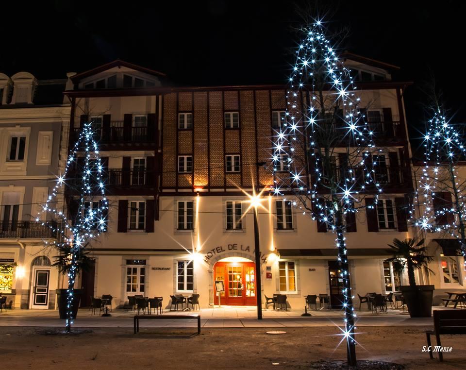 Hotel-Restaurant De La Paix Saint-Palais  Exterior photo